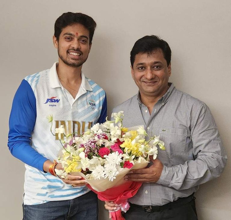 Swapnil Kusale expresses gratitude to Amol Ravetkar