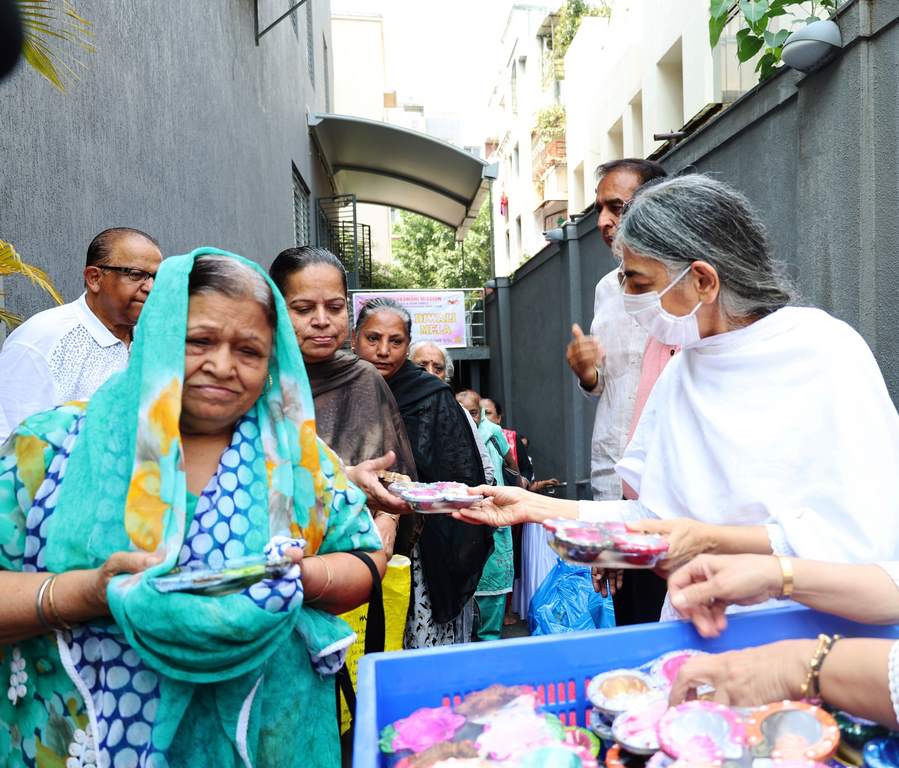 Sadhu Vaswani Mission Hosts a vibrant Diwali Mela