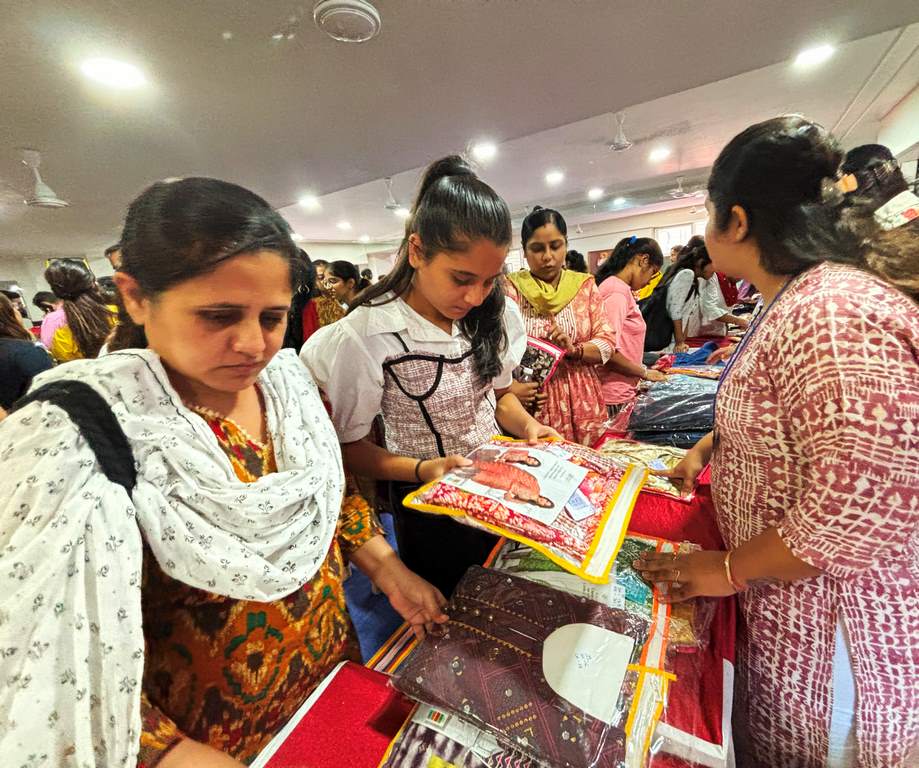 Sadhu Vaswani Mission Hosts a vibrant Diwali Mela